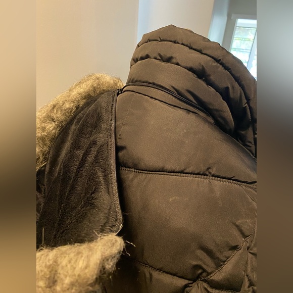 St. John’s Bay Hooded Puff Jacket. GUC Removable hood, warm & cozy - Sz Sm - Picture 5 of 11